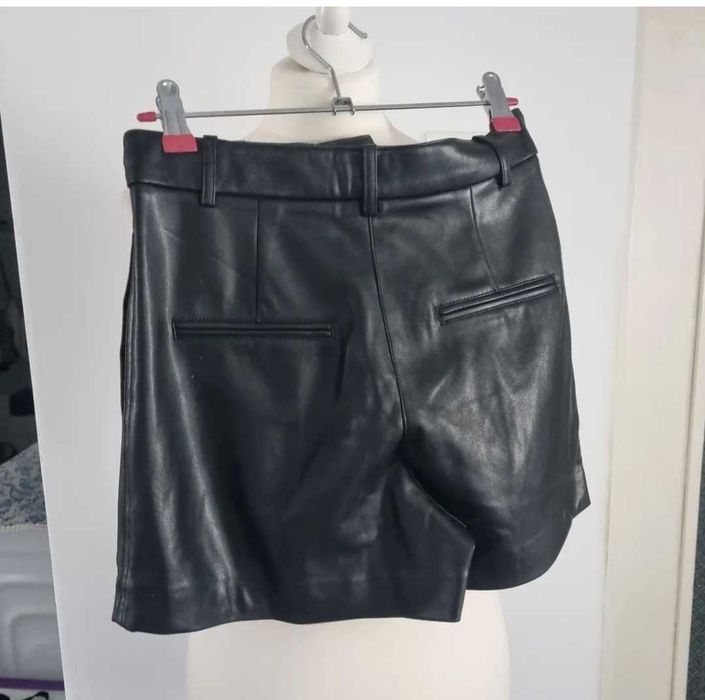 Pantaloni scurti semipiele mango nou