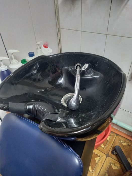 Кресло,оборудование парикмахер