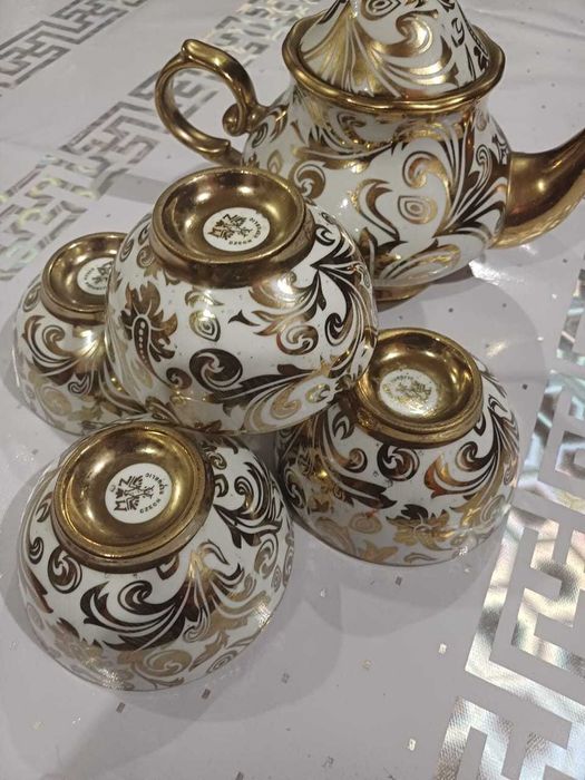 Продам красивый чайный сервиз
