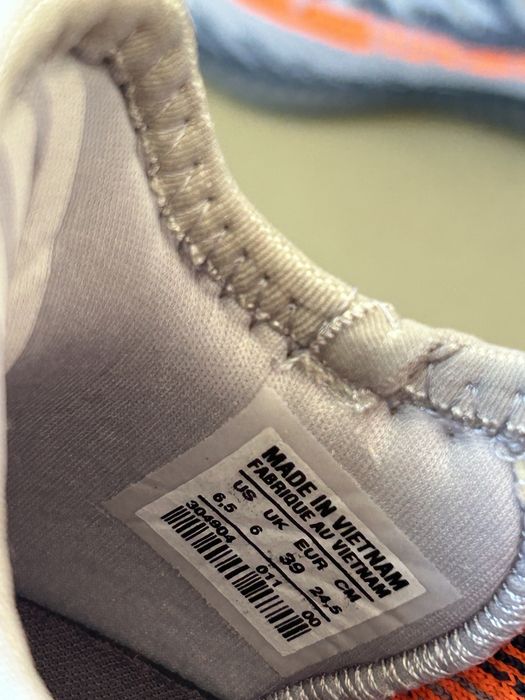 Vand adidasi yeezy