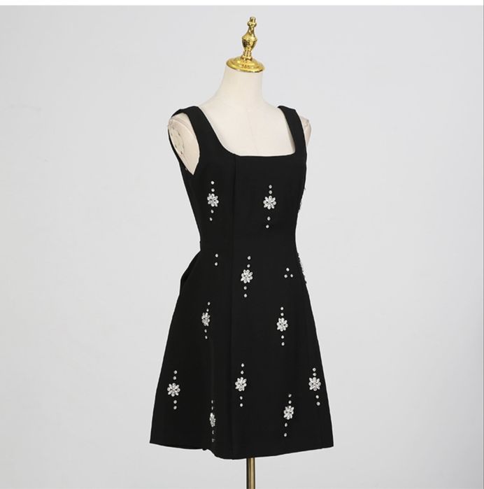 Дамска Рокля в Черен цвят