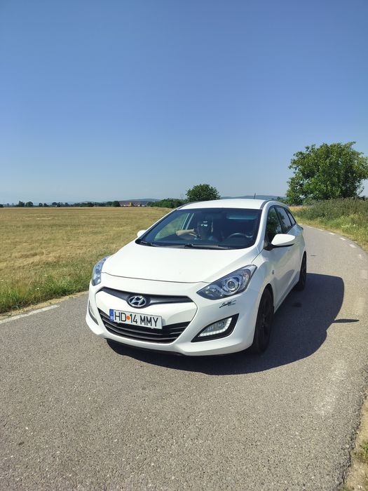 HYUNDAI i30 2013