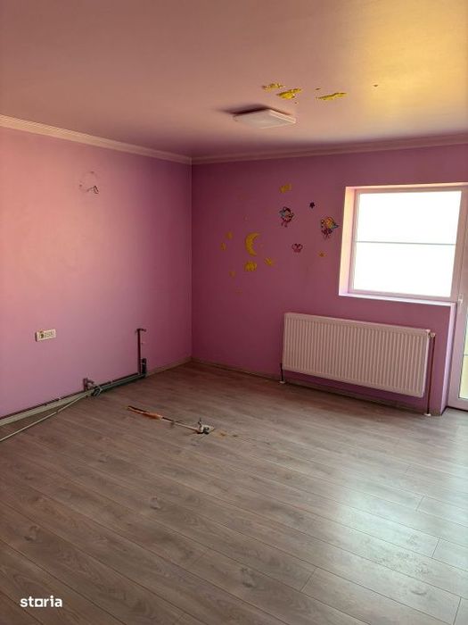 Casa P+1, 350 mp utili, teren 500 mp, zona Craiovita Noua