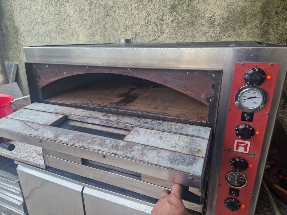 Cuptor pizza 44,.Cuptor Rational 6 tavi, pe gaz, cu meniu