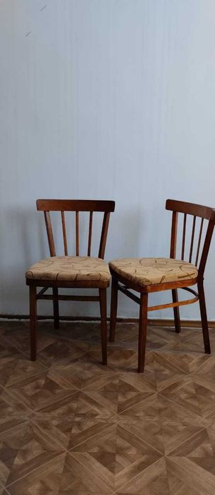 Стулья разные. Деревянные. Венские