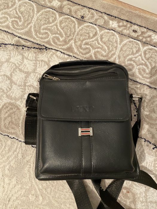 Продам барсетку в хорошем состояние