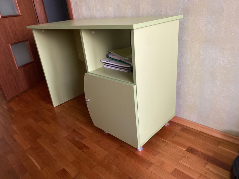 Бюро за детска стая ( като ново) ПОДАРЕНО !