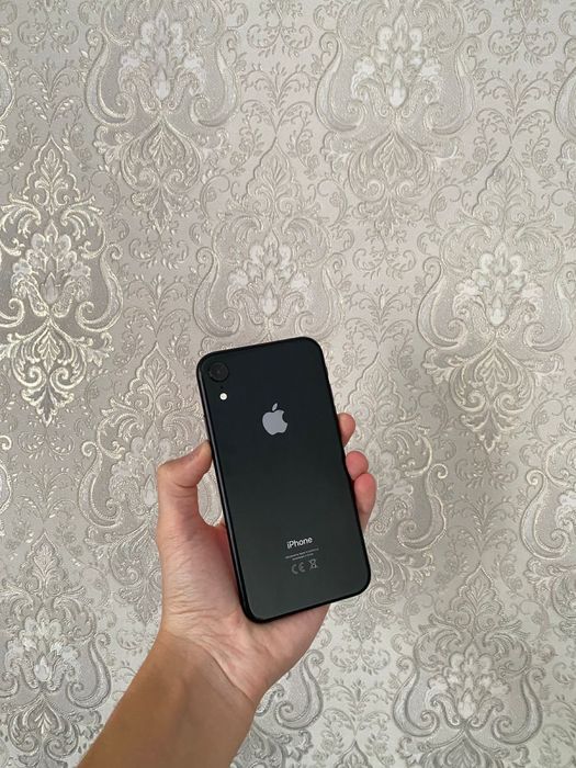 Продам iPhone XR 64GB