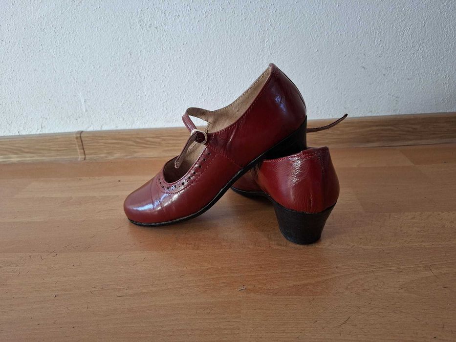 Pantofi de dans piele, dans popular, material piele