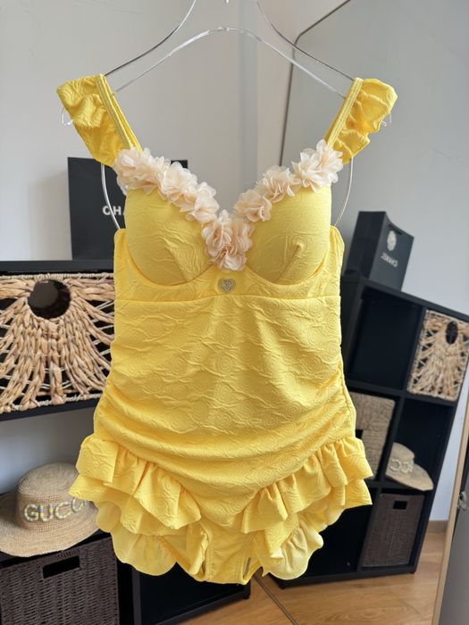Costum de baie Chanel , calitate premium , pe comanda , nou , M