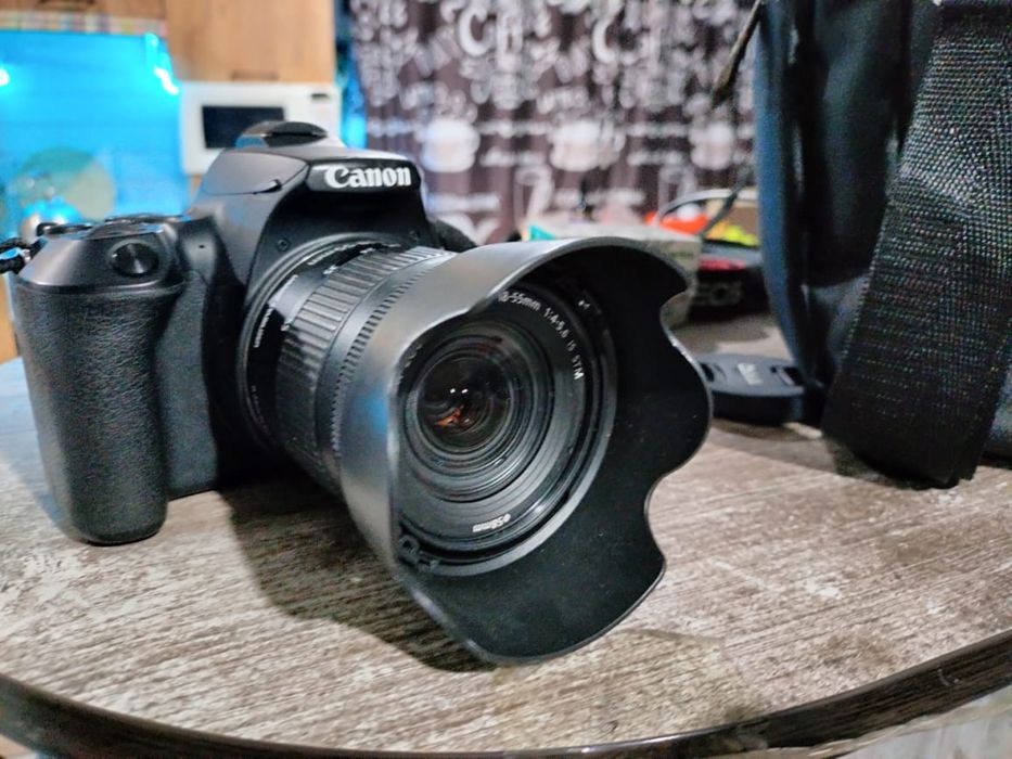 Canon 250D в отличном состояний