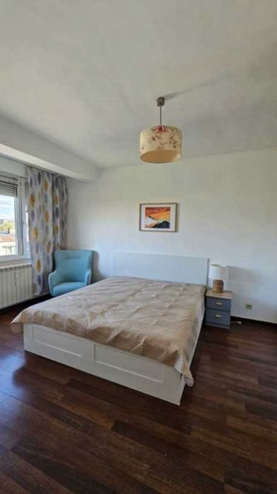 Тристаен апартамент под наем Изток