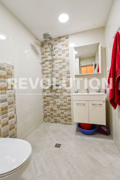 Двустаен апартамент в ж.к. Дружба 2