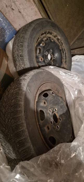 Roti cu cauciucuri de iarna R14