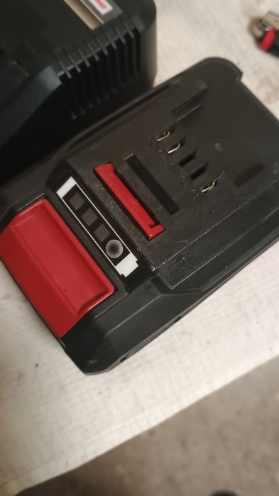 Acumulator 3A și încarcător