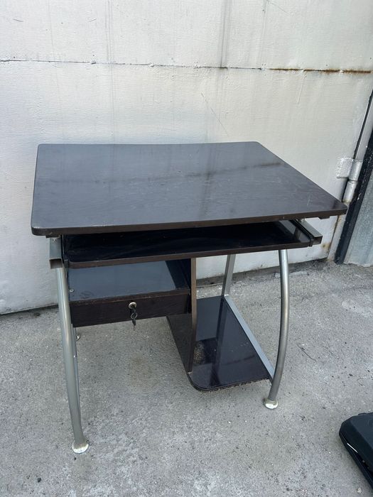 Стол письменный школьная парта ученику