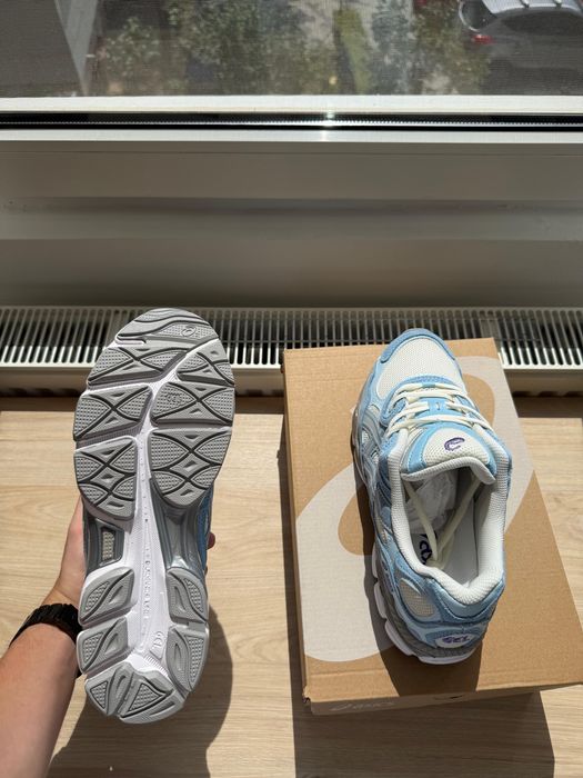 Asics nyc albastrii
