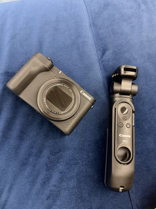 Camera Canon PowerShot V1