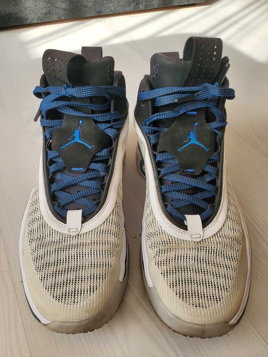 NIKE AIR JORDAN white sport blue