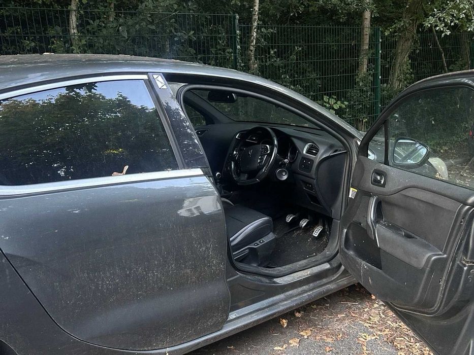 На части Citroen DS4 1.6 HDi 2014 година