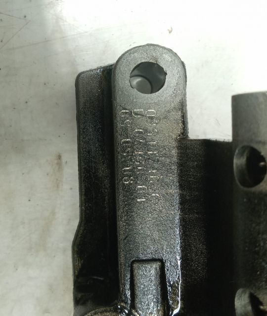 Pompa ulei 038115105c 1.9 tdi BLS Volkswagen VW Golf 5 seria