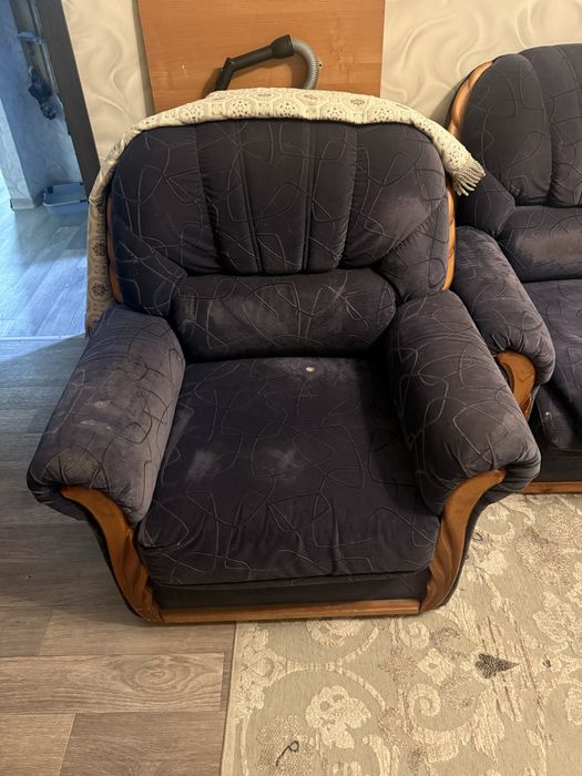 Диван и два кресла