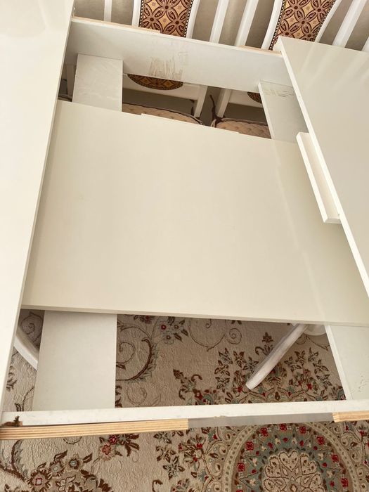 Продам стол для гостиной