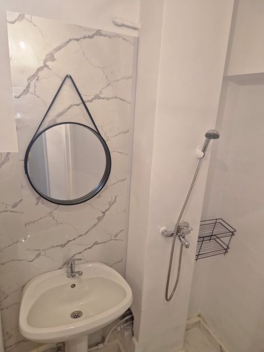 Închiriez apartament Rovine