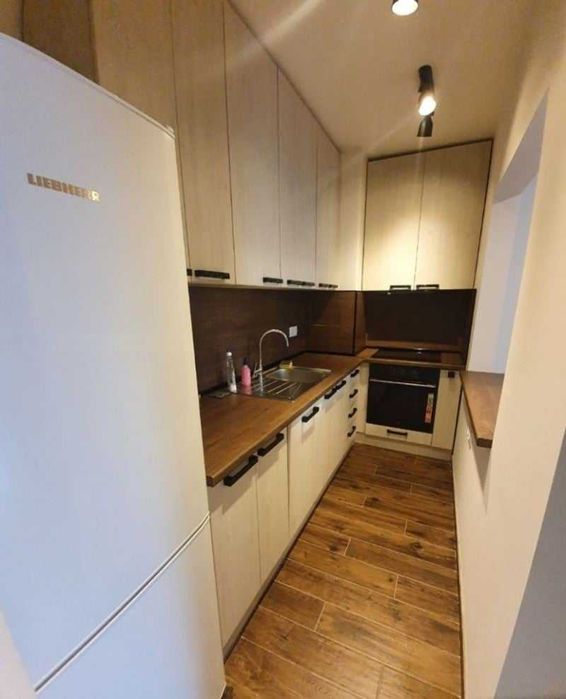 Дава се под наем Тристаен апартамент в София, Стрелбище - 99 кв.м за 548.25 € - Снимка #1