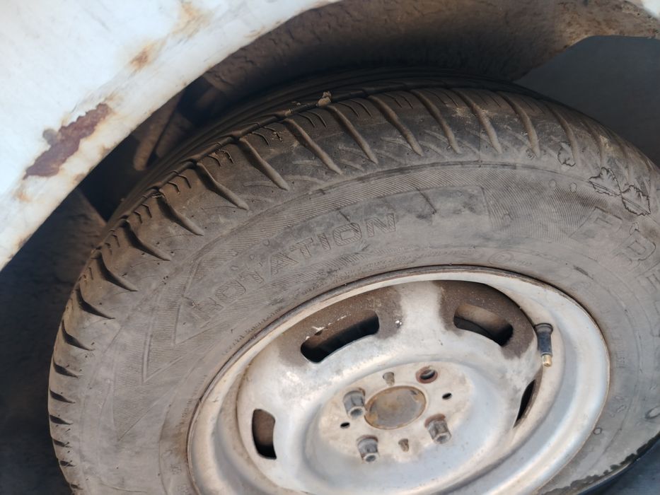 Продам ваз 2104 резина новая