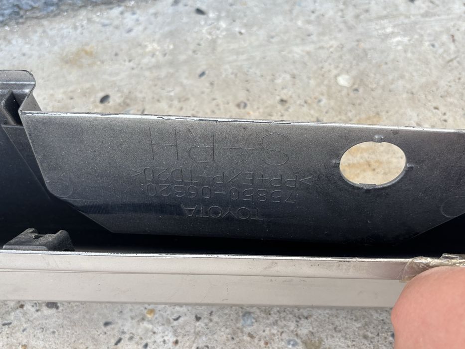 Дверь на камри 75-80