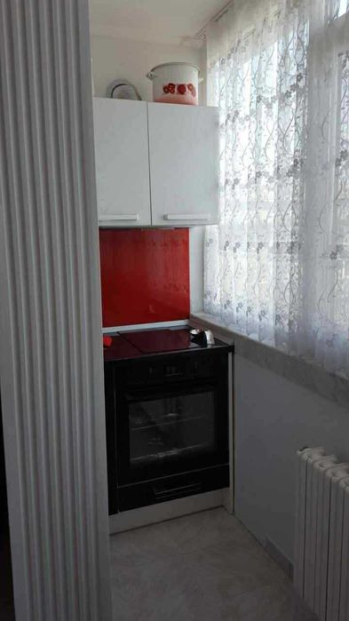 Дава се под наем Тристаен апартамент в Бургас, Център - 79 кв.м за 612 € - Снимка #2