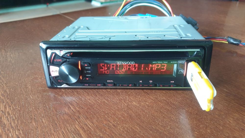 Авто радио плеър музика за кола Кенуулд Kenwood CD MP-3 USB AUX Цветове