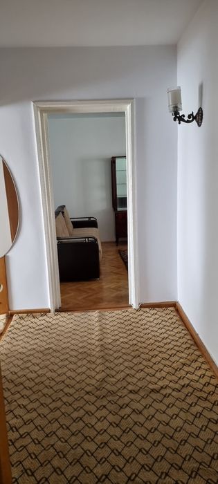 Inchiriez apartament 3 camere