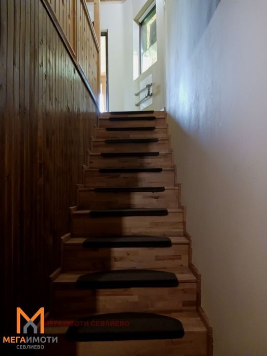 Продажба Къща гр. Севлиево - гр. Севлиево 200m² и двор 2300m²