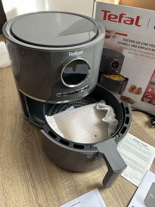 Friteuza Tefal.