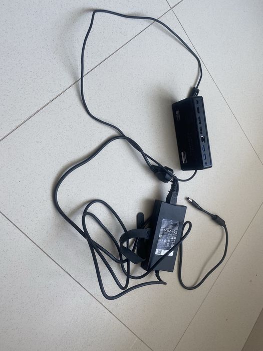 Докинг станция  Dell D6000 със захранване