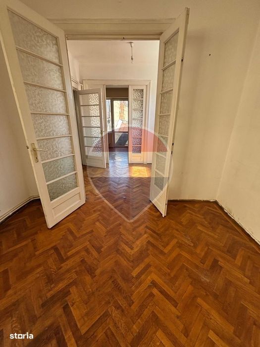 Centrul Istoric București - 3 camere, balcon, 2 boxe, clădire Art Deco