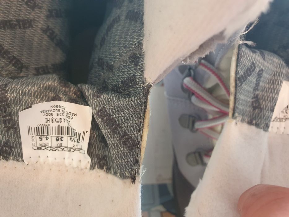 Обувки Lowa, номера 38,5 , 39 и 36.