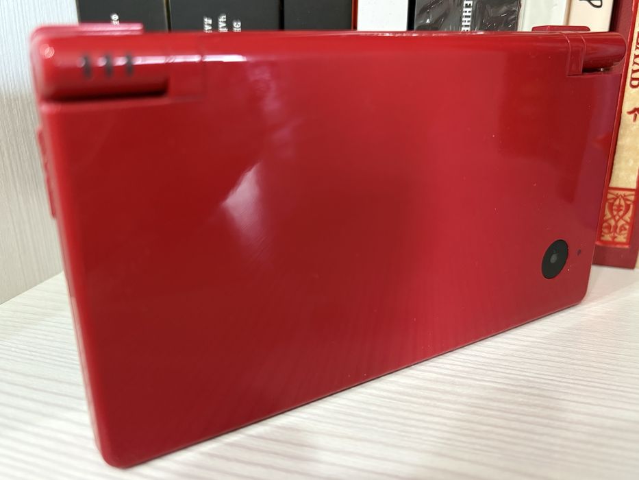 Продам Nintendo DSi