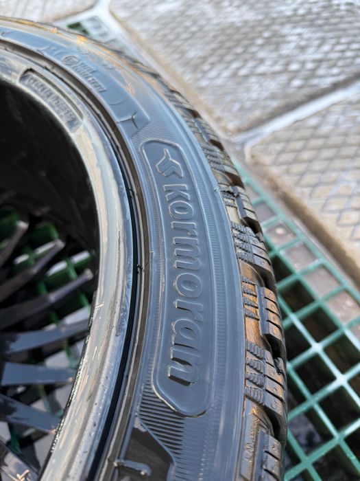 Продавам 4 зимни гуми с джанти – 235/40 R18