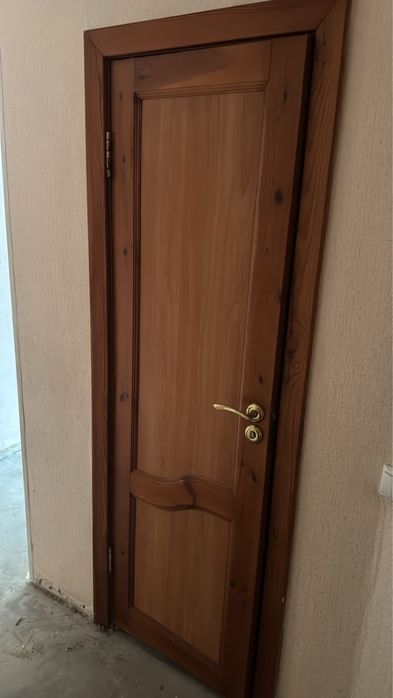 Двери из натурального дерева