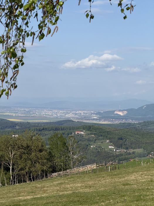 Teren cu vedere panoramica de excepție în Poiana Mărului – Brașov