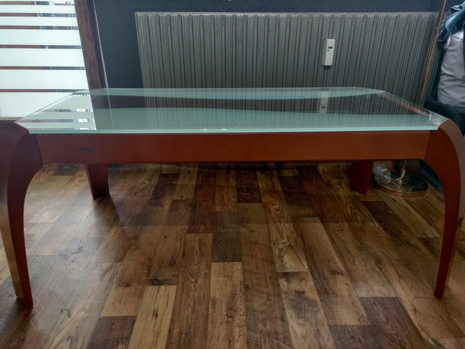 Холна маса на Bora-запазена