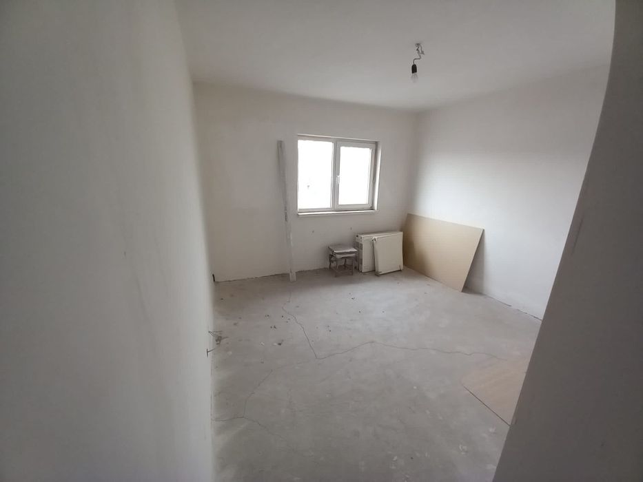 Vând apartament la roșu, 56mp, etaj 4
