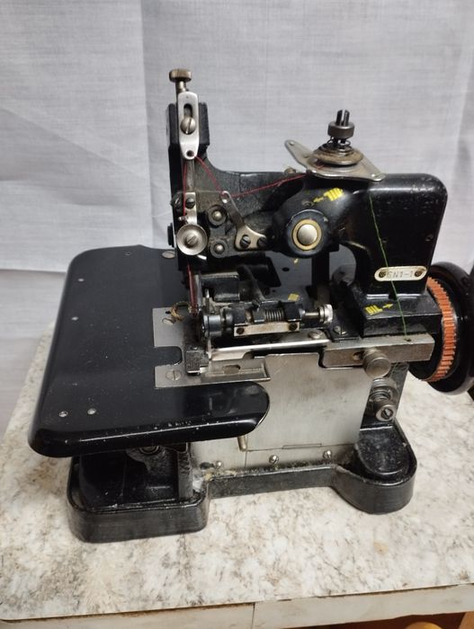 Продам оверлоки б/у