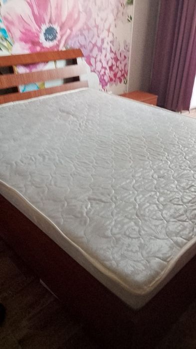 Продам двухспальную кровать