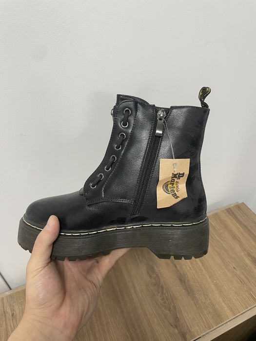 Dr. Martens 10 шт есть