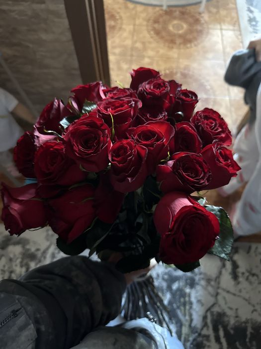Букет из 26 красных роз — срочно