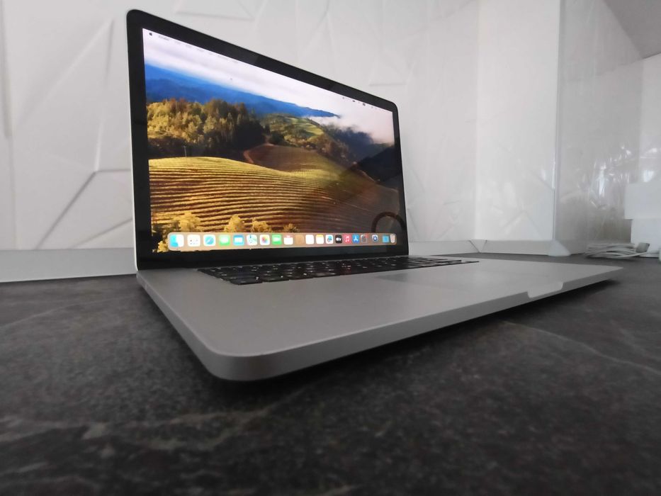 Vand Laptop MacBook Pro Retina 15.4" Mid 2012 la CUTIE